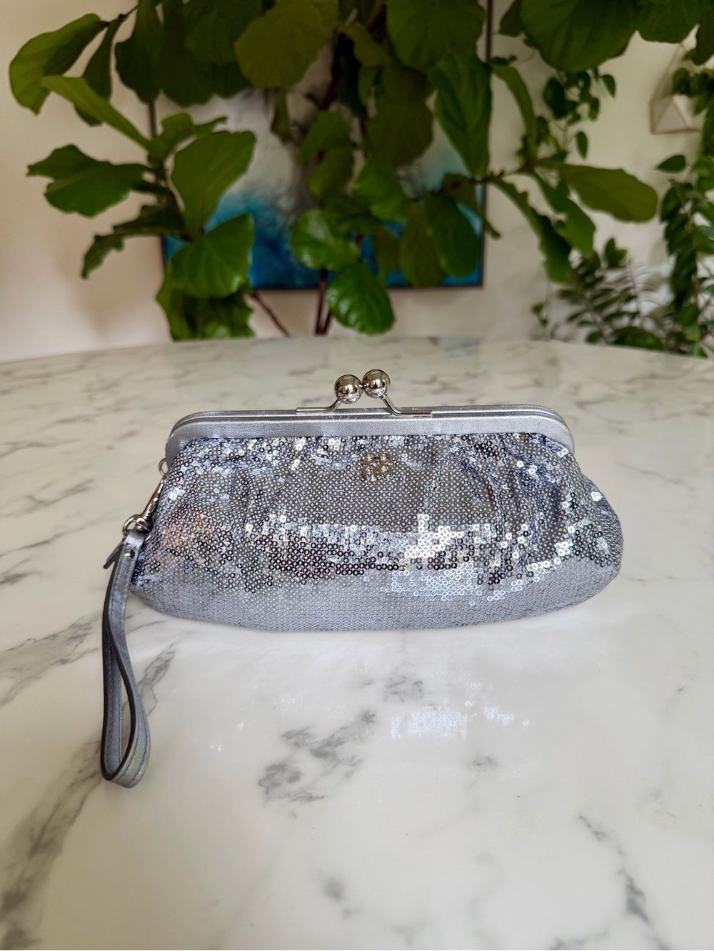 COACH Occasion Julia Framed Kisslock Sequin Clutch Large Wristlet Silver 44475